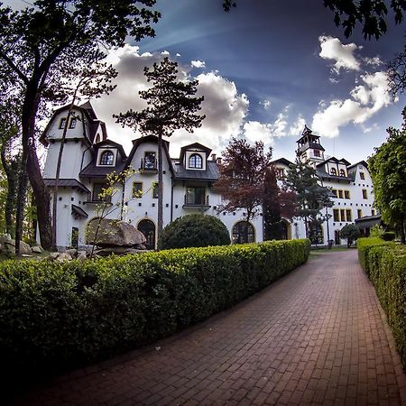 Hotel Maria Strzelin Buitenkant foto