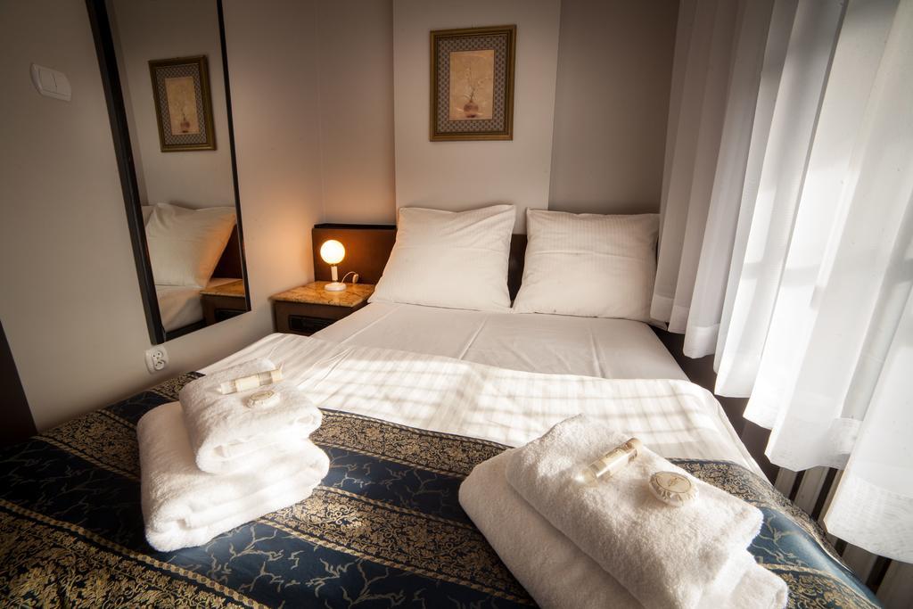Hotel Maria Strzelin Buitenkant foto